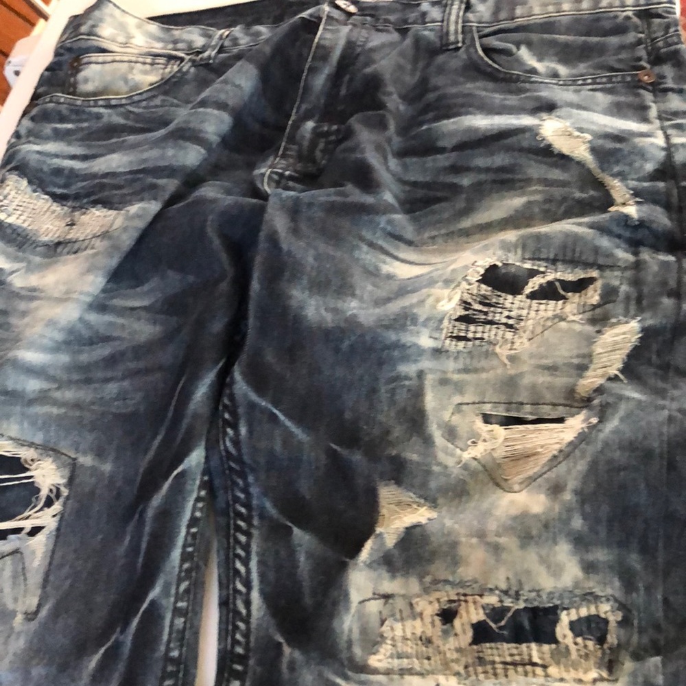 Men’s Ripped Pre-Washed Jeans-Ripping it Up!